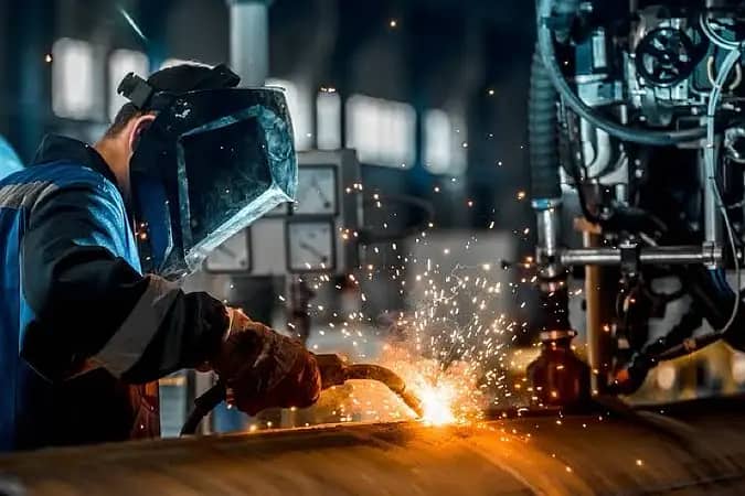 need helper for lathe machine   | خرا دیا فٹر اور ویلڈر کی ضرورت ہے 6
