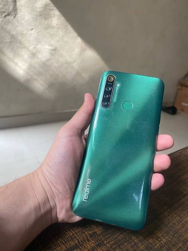 realme 5i 10/9 condition 64 gb 4
