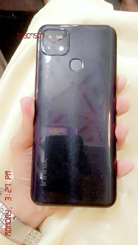 Infinix hot 10i 4/128 corner or Halka sa break ha Baki all original ha 1