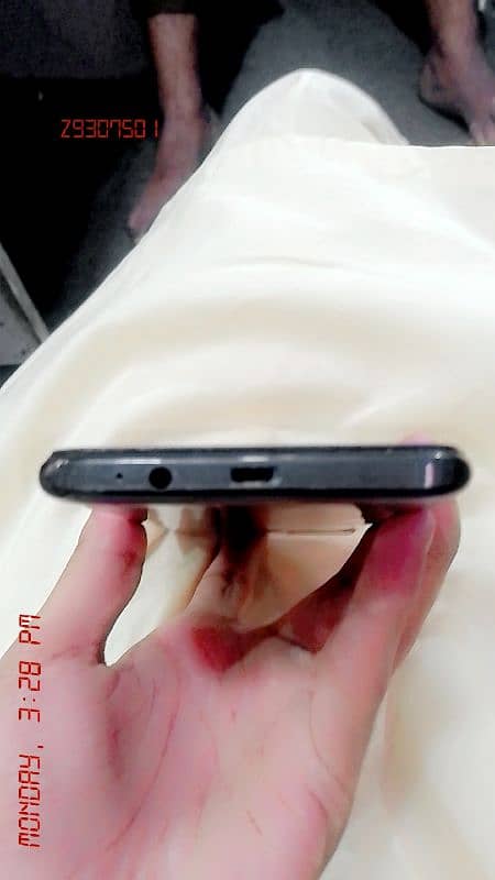 Infinix hot 10i 4/128 corner or Halka sa break ha Baki all original ha 3