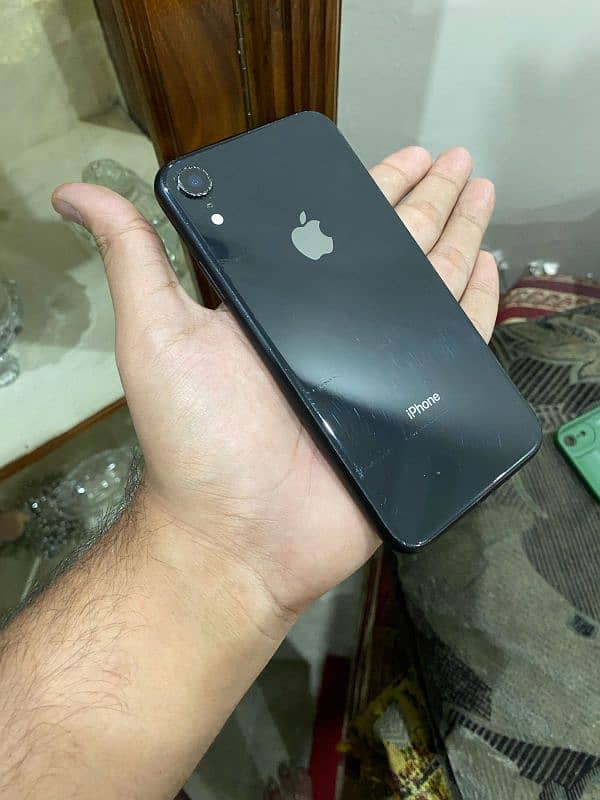iphone XR 4