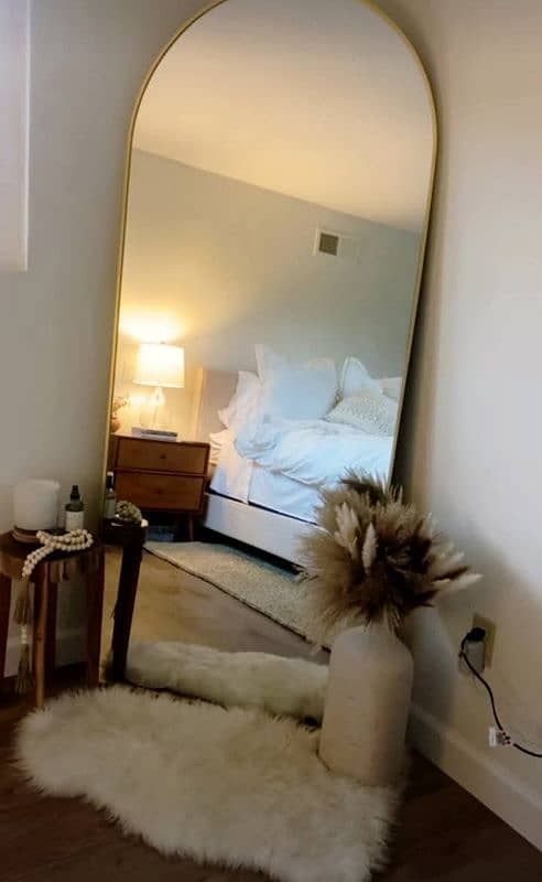 trending mirror 2