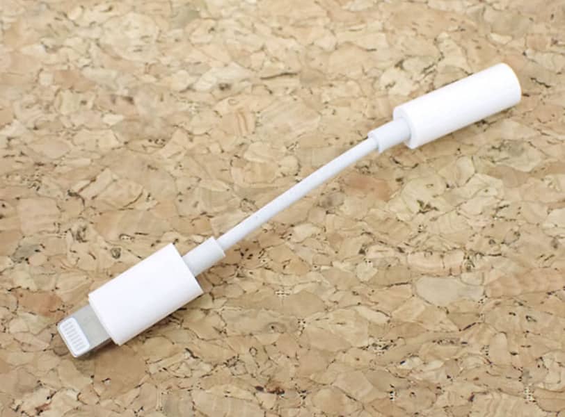 Apple iPhone iPad 3.5mm AUX Lightning Adapter Connector Converter 0
