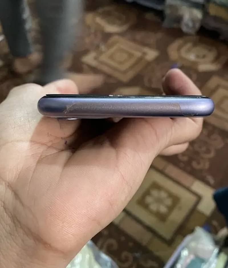 iPhone 11 64Gb JV Non PTA purple colour Face ID True Tone All ok 1