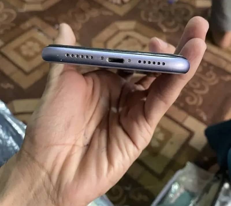iPhone 11 64Gb JV Non PTA purple colour Face ID True Tone All ok 2