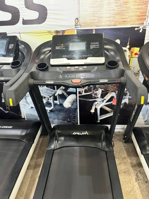 TREADMILL / RUNNING MACHINE / WALKING MACHINE / JOGGING MACHINE 2