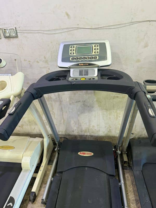 TREADMILL / RUNNING MACHINE / WALKING MACHINE / JOGGING MACHINE 16