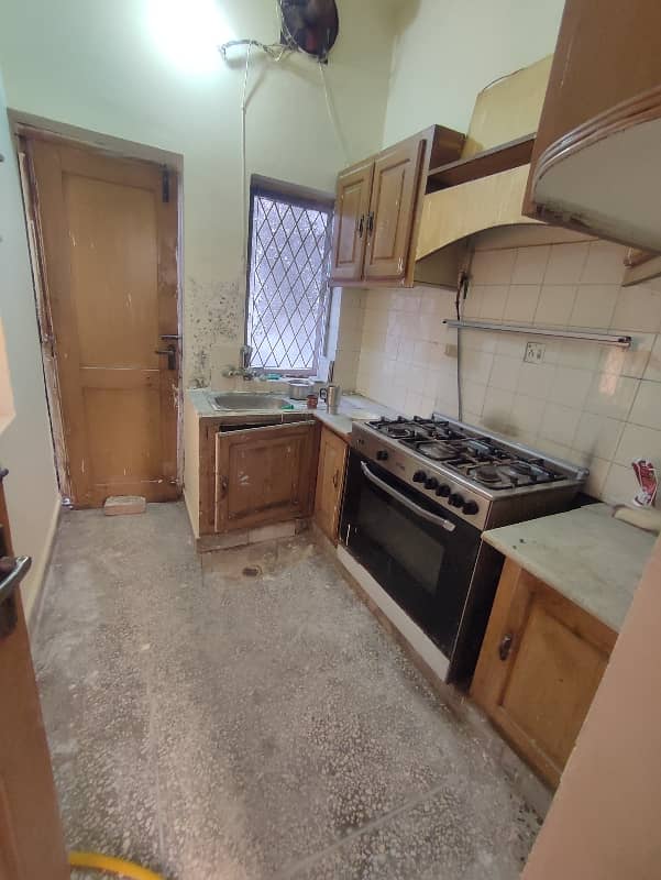 20*40 full house available for rent in G-11/3 0