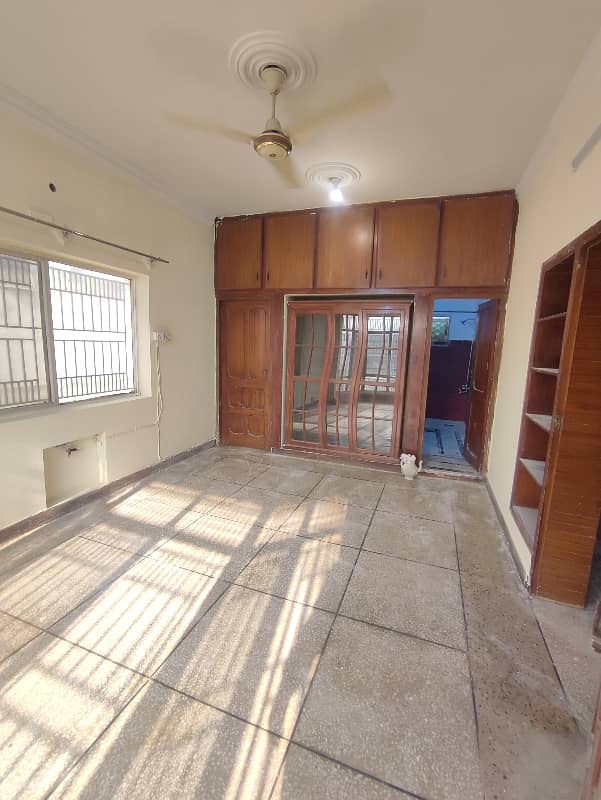 20*40 full house available for rent in G-11/3 4
