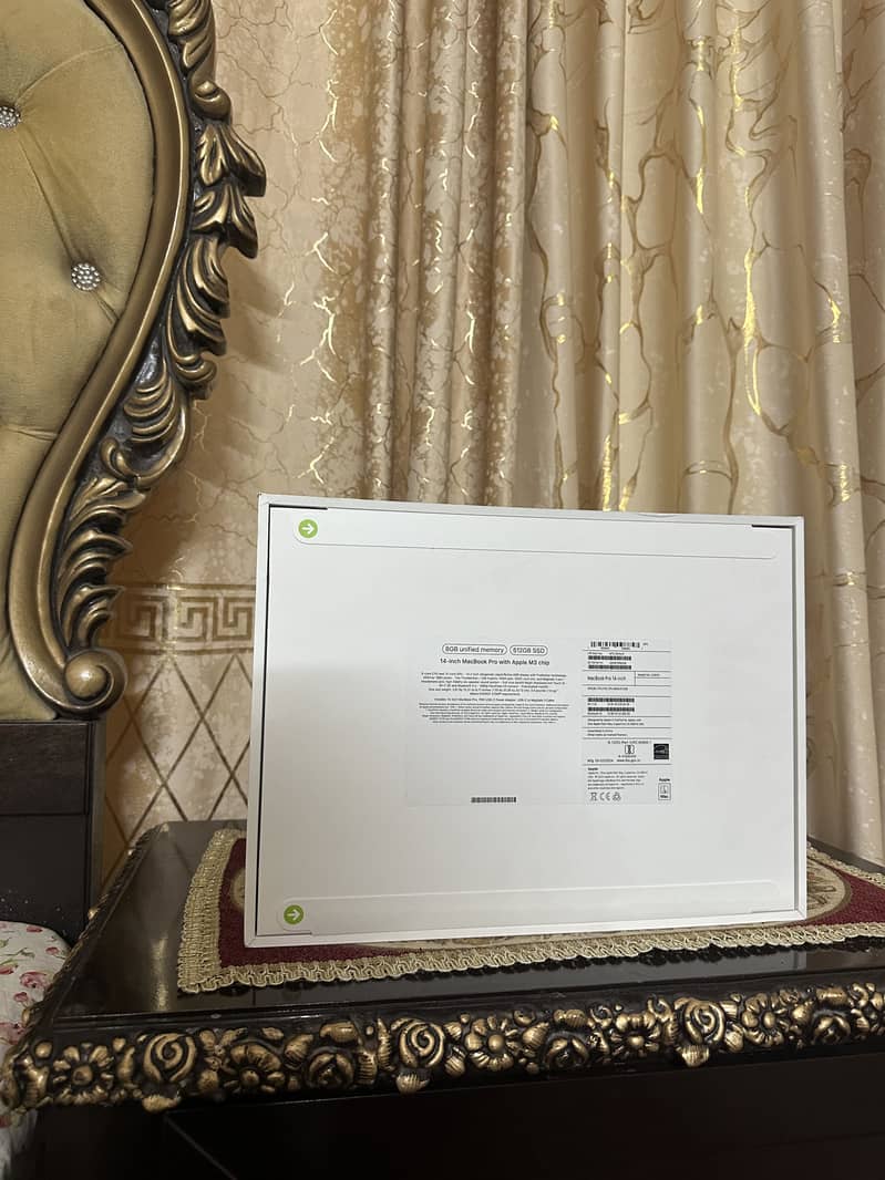 MacBook m3 Pro Box pack 1