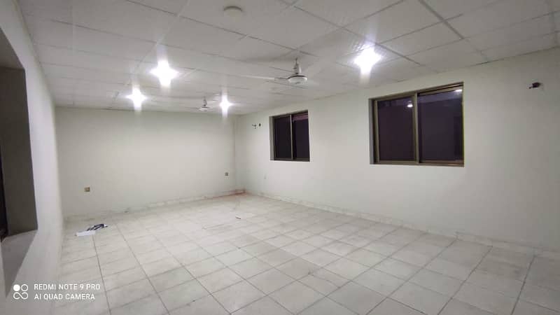 4 Kanal Commercial Building For Rent 8