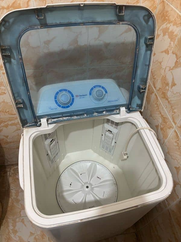 Dawlance Washing machine 1