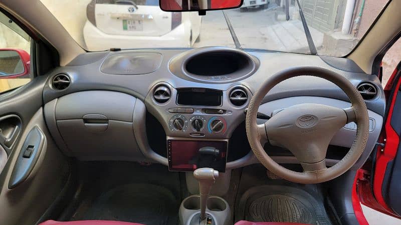 Toyota Vitz 2000 6
