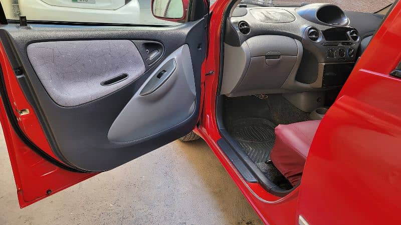 Toyota Vitz 2000 8