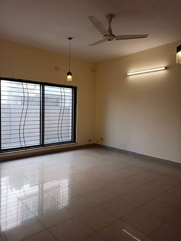 House available for Rent in Askari 11 sec-A Lahore 36
