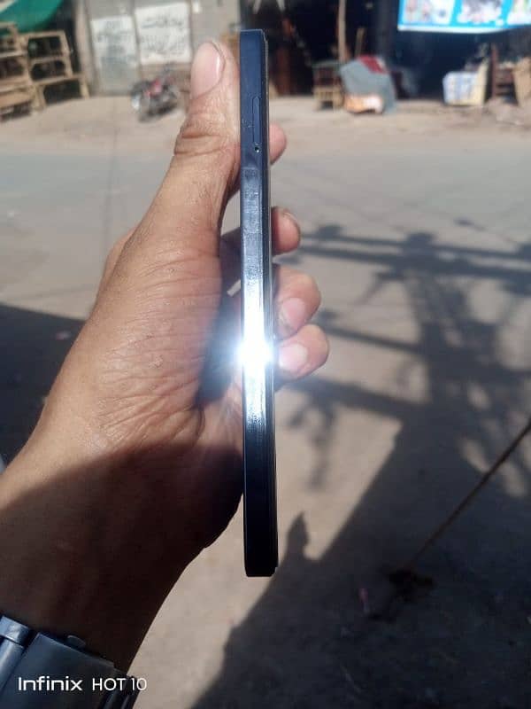 camon 20 pro arjent sale koi fult nhi ha no rpiar only mobile and chrg 5