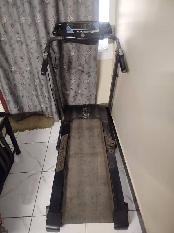 urgent sale treadmill used hai on hai 0