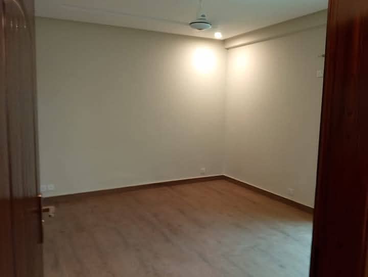 Brend New Apartment available for Rent in Askari 11 sec-D Lahore 7