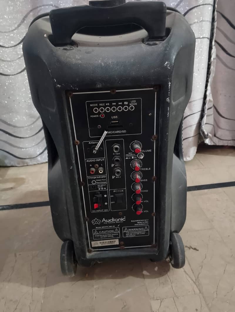Selling Audionic Speaker 1