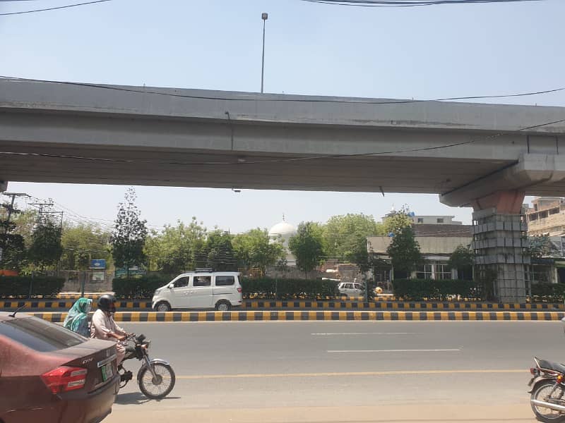 25 Marla Commercial Building With Basement Available For Sale In ichhra On Main Ferozpur Road Lahore 4