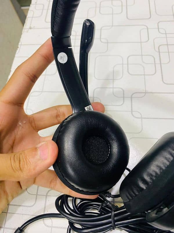 Logitech H390 usb headphone 3