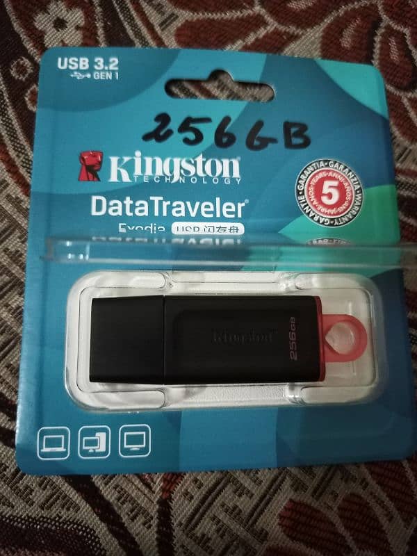 Original Kingston usb 256 gb. . what's app 03002504286 0