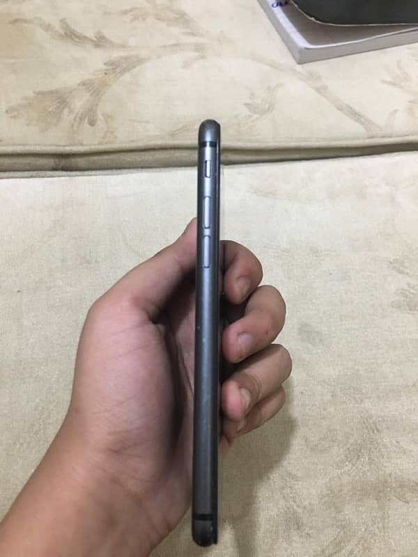 IPHONE 8 FRESH CONDITION 3