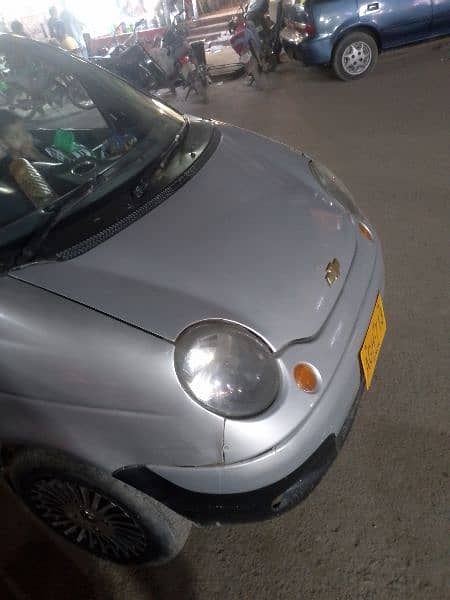 Chevrolet  Silver Black 2004 Automatic 1