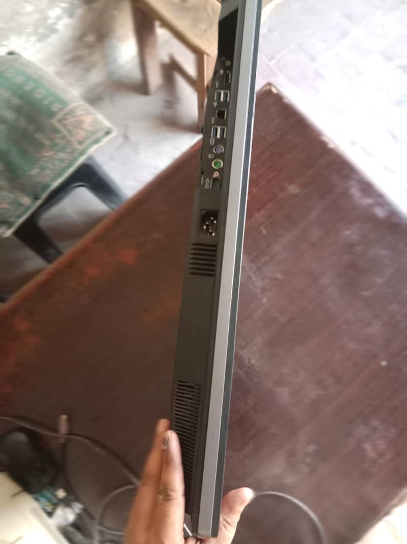 HP EliteOne 800 G5 LED PC - 8th Gen Core i5 8GB 500GB SSD 23.0" Touch 4