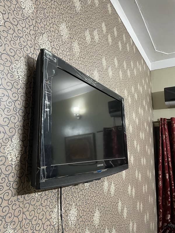 SAMSUNG 32 inch TV for sale 3