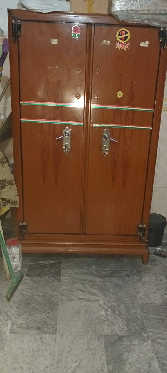 Almari For Sale 0