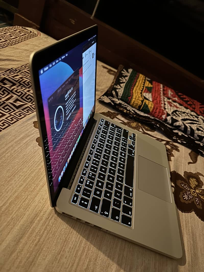Macbook Pro 2015 500GB SSD Pristine Condition 13 Inch + Cover Sleeve 4