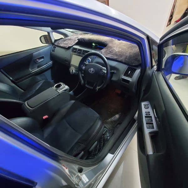 Toyota Prius Alpha G Led 2014 5