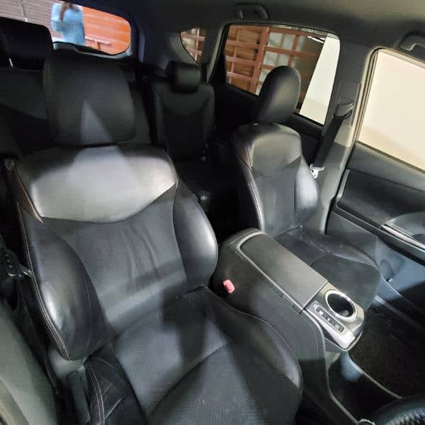 Toyota Prius Alpha G Led 2014 6