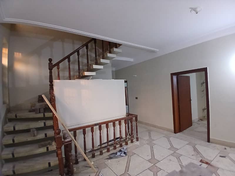 Allama Iqbal Town Corner House For Sale 3