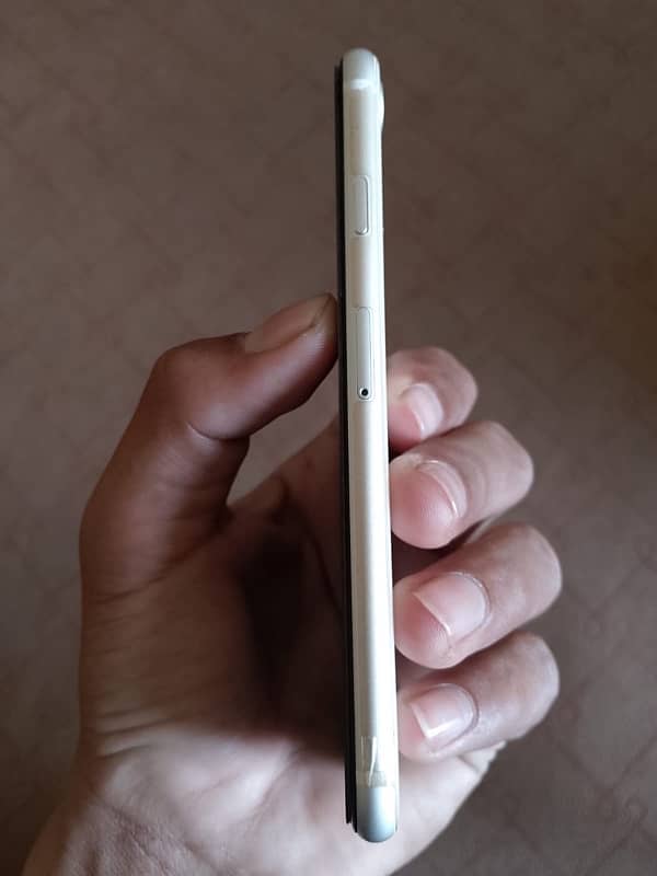 i phone se urgent sale and exchange with good phone 4