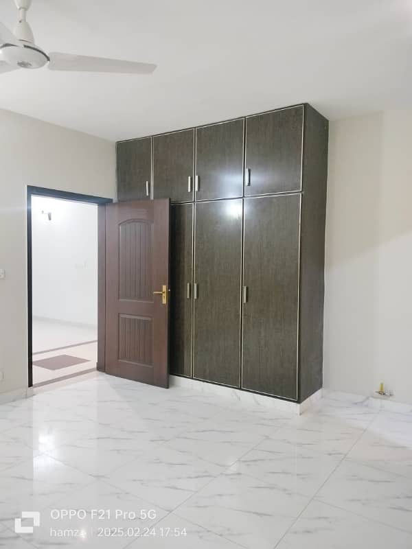 11 Marla 3 Bedroom Modern Apartment With Spectacular View Available For Sale In Askari 11 Lahore 8