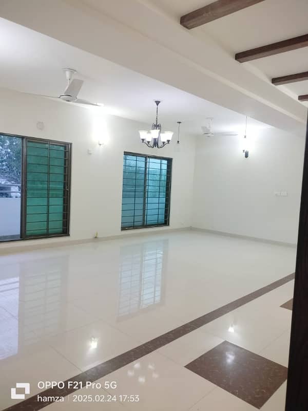 11 Marla 3 Bedroom Modern Apartment With Spectacular View Available For Sale In Askari 11 Lahore 15
