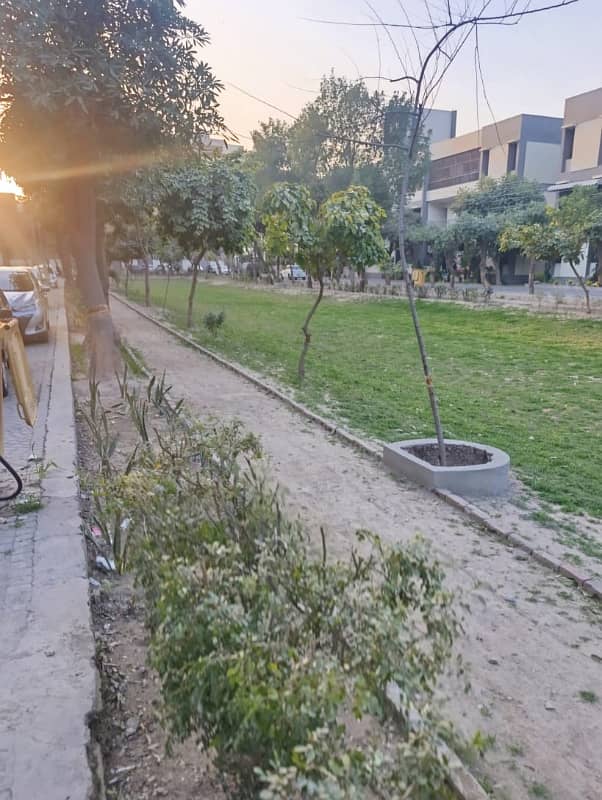 10 Marla 3 Bedroom Modern Apartment Available For Sale 1