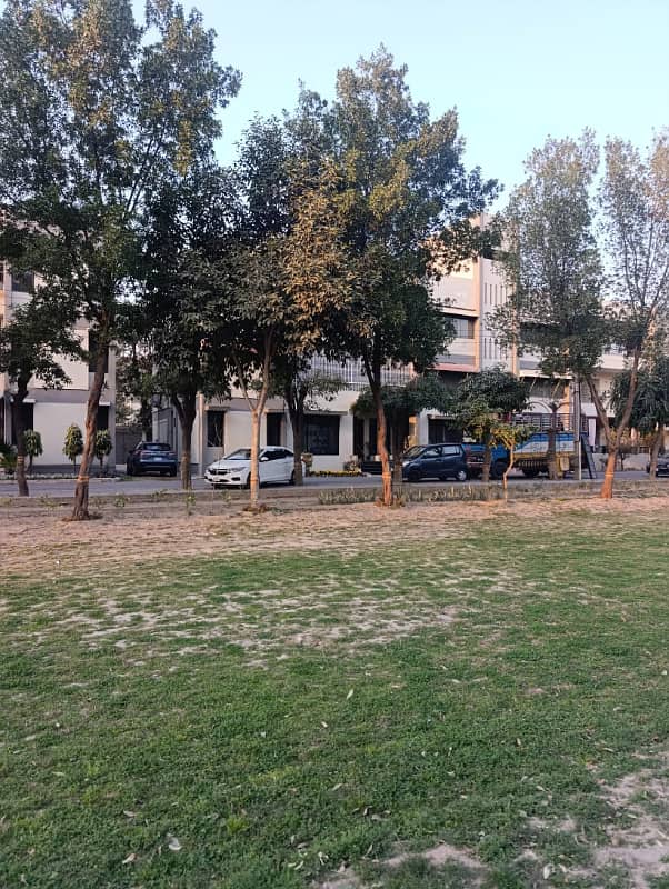 10 Marla 3 Bedroom Modern Apartment Available For Sale 2
