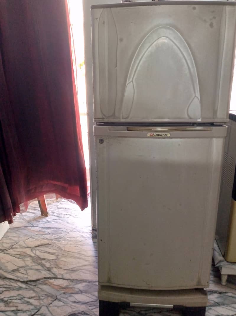 Urgently Sale my Dawlance Refrigerator (Non-inverter) 1