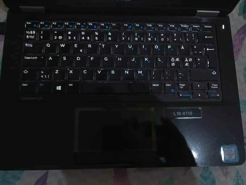 9/10 condition         no scratches on laptop 1