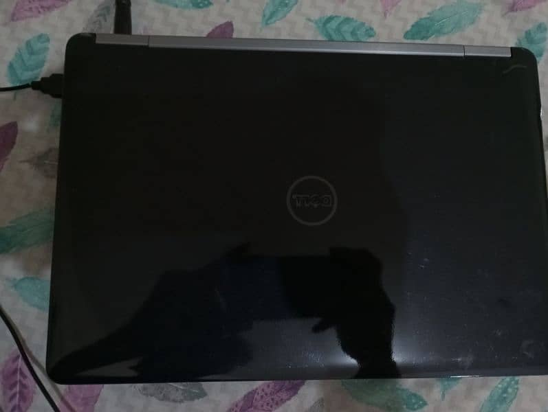 9/10 condition         no scratches on laptop 2