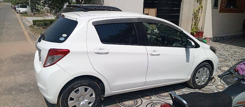 Toyota Vitz 2015 3