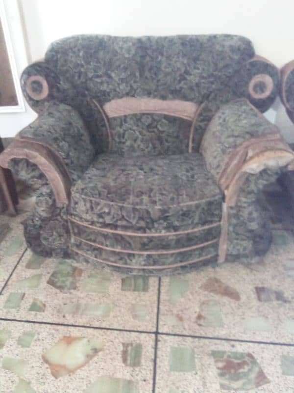 sofa. 1 or. 1 seat 0
