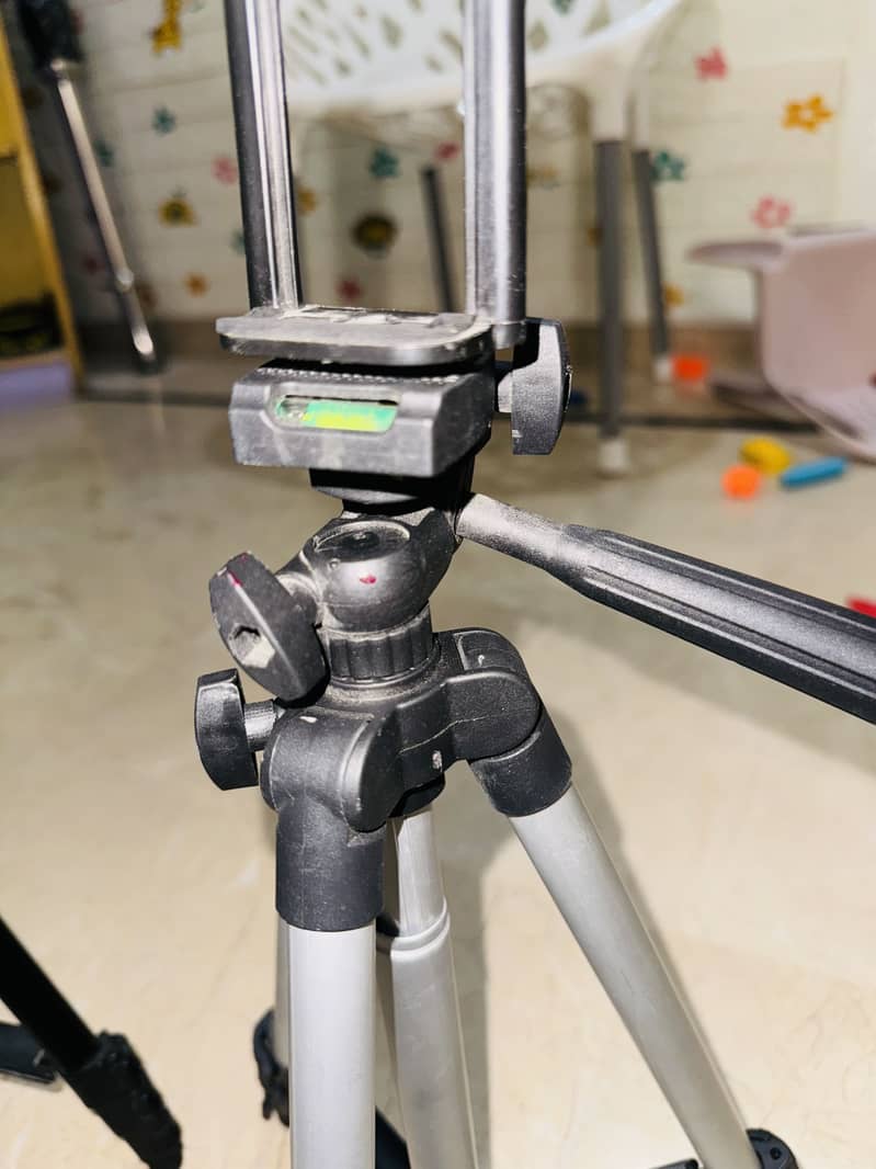 TRIPOD STAND PHOTO & VIGEOGRAPHY 2