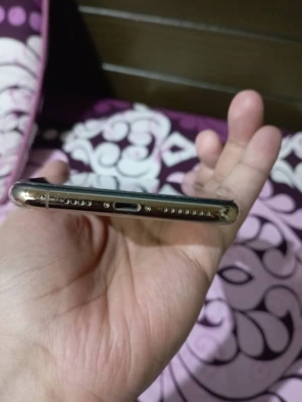 iPhone XS Max / PTA Approved / Dual SIM / 256GB/Read Discription first 2