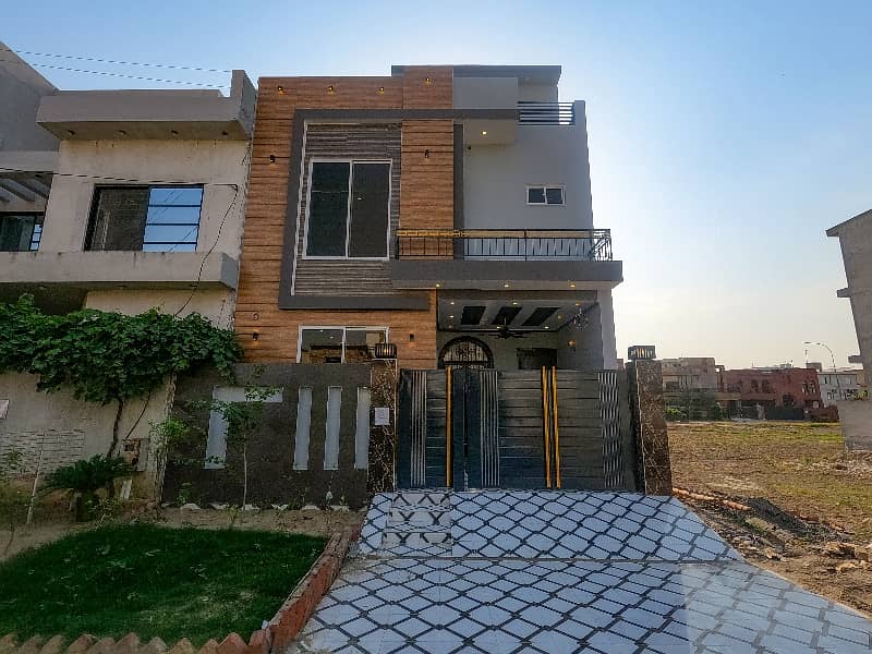 Reserve A Prime Location House Now In Central Park - Block B 0
