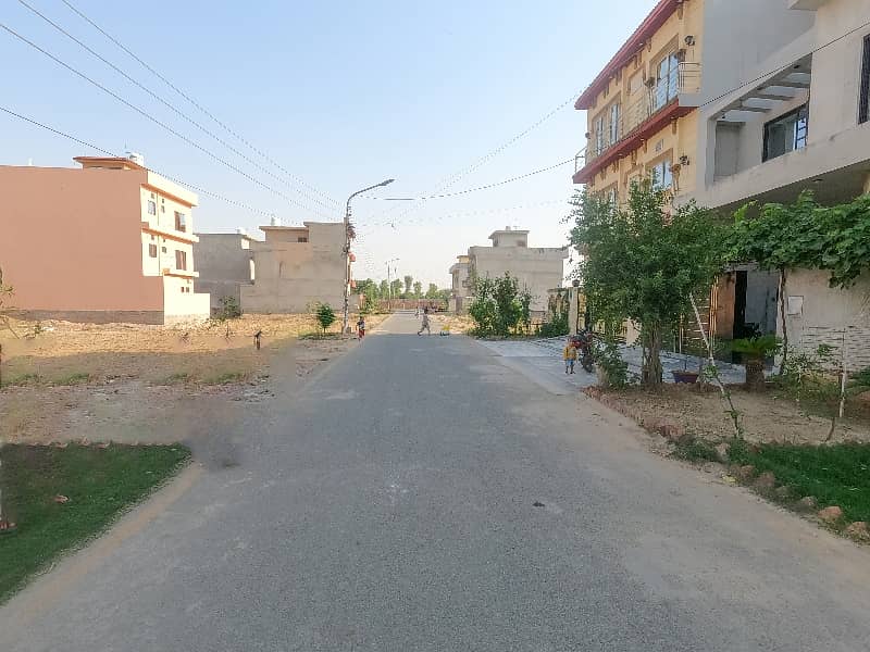 Reserve A Prime Location House Now In Central Park - Block B 3
