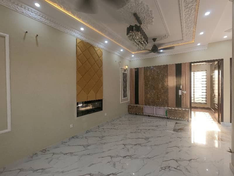 Reserve A Prime Location House Now In Central Park - Block B 6